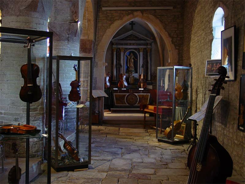 Exhibition historical musical instruments Orpheon Foundation