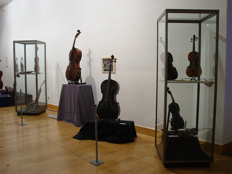 Exhibition historical musical instruments Orpheon Foundation