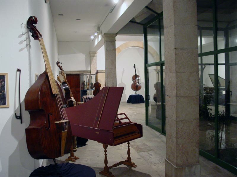 Exhibition historical musical instruments Orpheon Foundation